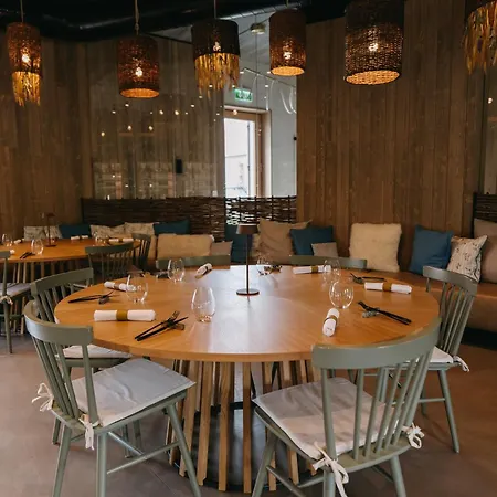 公寓 Oblik 洛乌尼